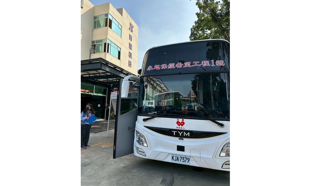 On November 23, 2025, JIHLIN Technology organized an employee blood donation event in response to public welfare